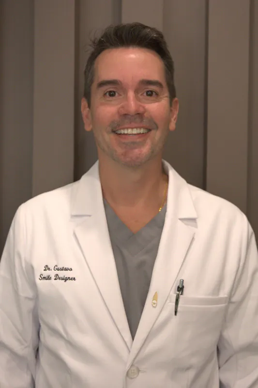 Dr. Gustavo De Oliveira, DMD